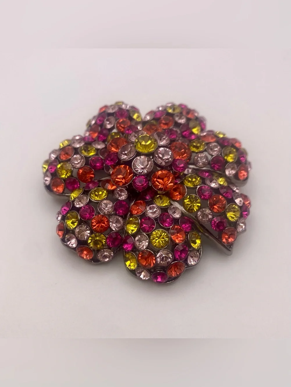 Joan Rivers Classics Collection Domed Flower Brooch Rhinestone - Picture 4 of 7